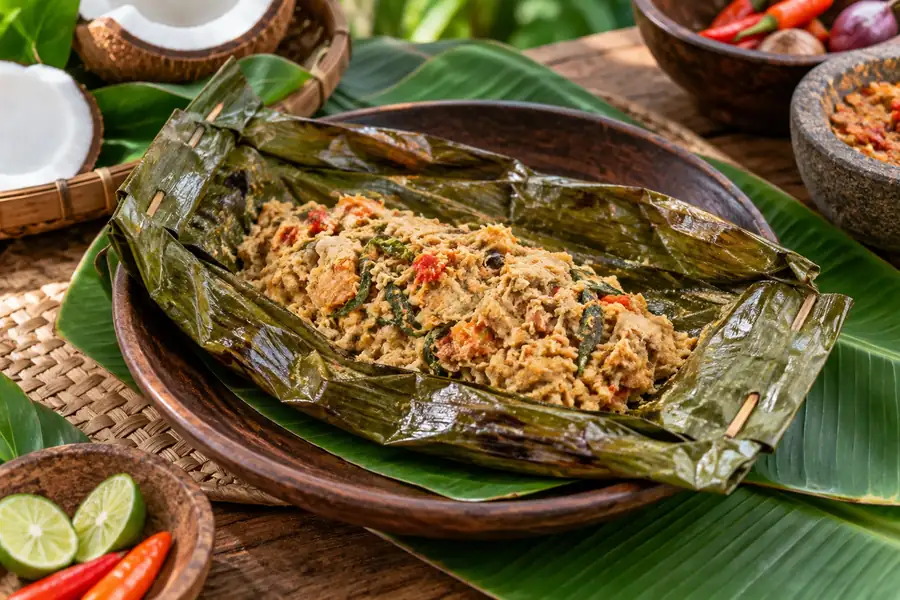 Pepes Tlengis — Balinese Coconut-Residue Pepes